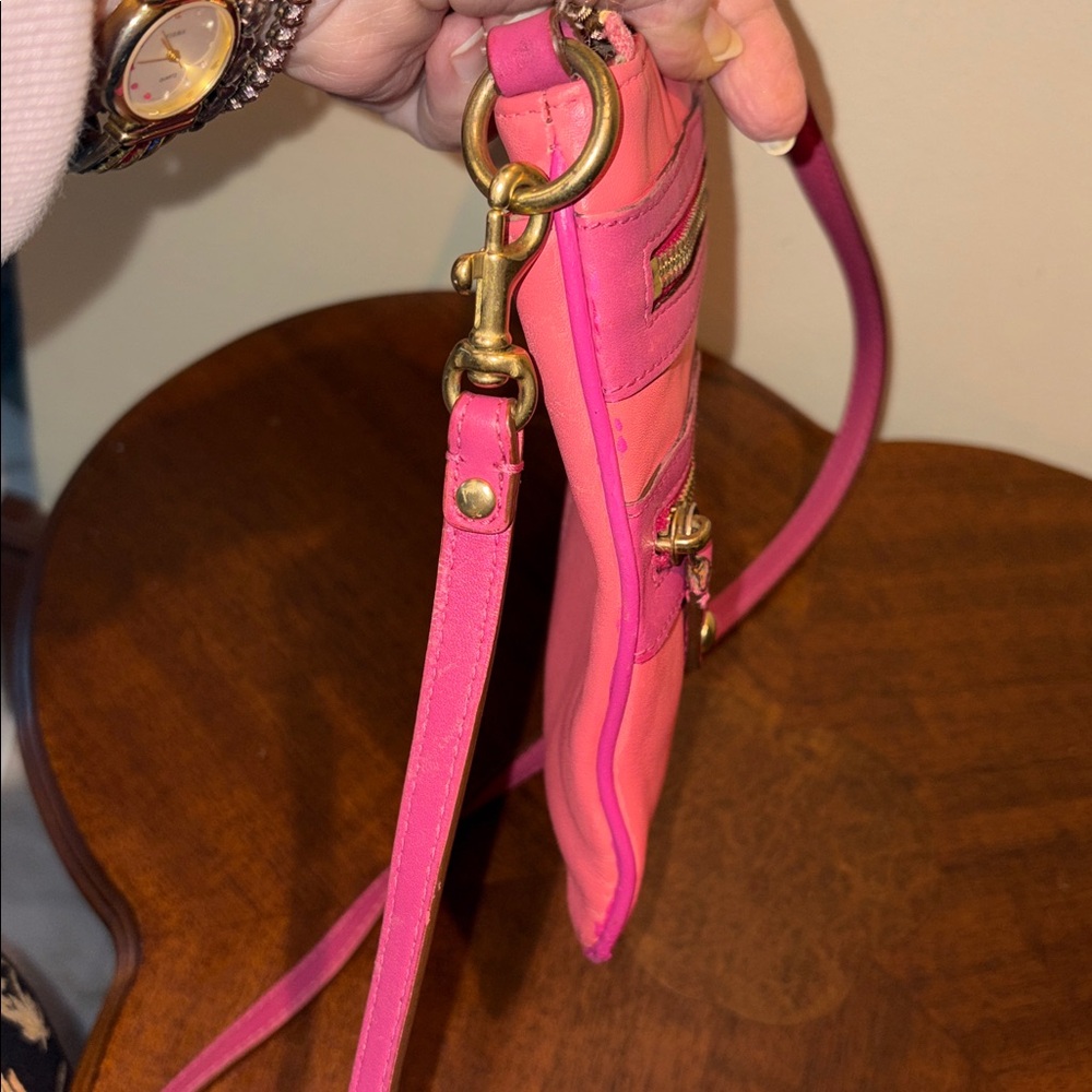 Coach Vintage RARE Crossbody bag  leather coral/hot pink /2 front zipper pockets - Picture 5 of 13